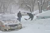 Снег в Украине: без света 35 населенных пунктов