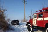 На Николаевщине спасатели помогли достать из снежного заноса автомобиль