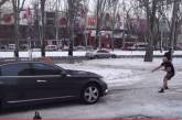Mix Fight в Николаеве приняли «эстафету губернатора», протянув автомобиль за канат 