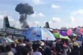 В Таиланде во время авиашоу для детей разбился истребитель