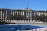Ёлку убрали, «будкоград» на площади в центре Николаева остался
