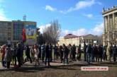 В Николаеве проходит сразу два митинга: в потасовке ударили журналиста