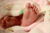 В школе на Николаевщине уборщица утопила новорожденного младенца в ведре для мытья полов