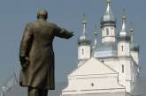 В селе на Киевщине памятник Ленину хотят "переплавить" на церковные купола
