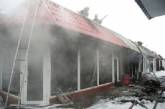 На одесском рынке сгорело три магазина (ФОТО)