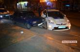 В Николаеве пьяный водитель на «Жигулях», удирая от полицейских, ударил патрульный «Приус»