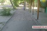 Как после бомбежки: тротуар по ул. Николаевской не пригоден для передвижения 