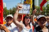 В Молдове тысячи митингуют за отставку президента