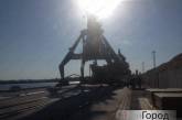 В порту «Ольвия» по неизвестным причинам рухнули два крана