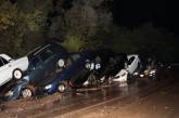 Потоп в Крыму: машины смывало с дороги. ВИДЕО, ФОТО
