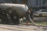 Цистерна сливала нечистоты в колодец прямо в центре Николаева. ФОТО