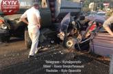 В Киеве грузовик раздавил авто, начиненное оружием
