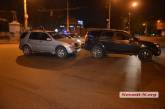 В центре Николаева пьяный водитель на китайском внедорожнике столкнулся с «Мерседес»