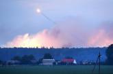 Пожар на складах боеприпасов в Калиновке тушат самолеты и пожарный танк