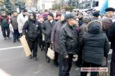 В Николаеве протестующие полностью перекрыли движение транспорта на Одессу 
