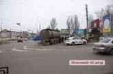 В центре Николаева столкнулись седельный тягач «Скания» и «Жигули»