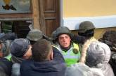 Полиция возбудила два уголовных дела после попытки штурма Октябрьского дворца