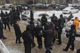 В Киеве радикалы С14 забросали яйцами антифашистов