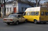 В центре Николаева «Жигули» не пропустили «маршрутку» с пассажирами