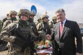 Президент Украины встретился с десантниками 79-й бригады и передал им пасхальные куличи