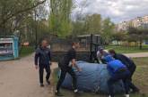 На площади Победы в Николаеве изъяли незаконно установленные батуты