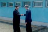 Впервые за 65 лет на границе встретились лидеры КНДР и Южной Кореи