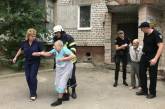 В Николаеве во время пожара в квартире спасли двух пенсионеров
