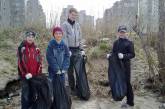 В рамках акции «Сделаем Украину чистой!» николаевцы убрали мусор в скверах и парках. ФОТО