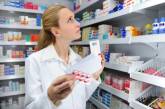 Нардепы предложили сократить число аптек, а все лекарства продавать только по рецепту