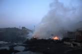 В Запорожье горел завод по переработке резины: город был окутан дымом