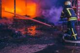 В Киеве масштабно горел «Минский» рынок: Оболонь окутал едкий дым