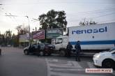 В Николаеве на Пушкинском кольце пробка: грузовик столкнулся с «БМВ»