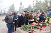 В Николаеве ветераны органов внутренних дел возложили цветы к мемориалу погибшим работникам милиции