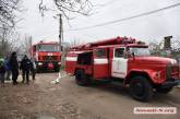 В Николаеве горит жилой дом: две семьи могут остаться без крова. ВИДЕО