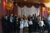 В Николаеве воспитанники специальной школы ко Дню людей с особыми потребностями получили сладкие подарки
