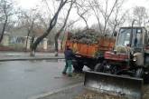 В Николаеве убирают улицы от негабаритного мусора
