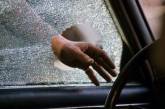 Ночью в Николаеве побили окна и обокрали автомобили «Мерседес» и «Ягуар»
