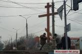 В Широкой Балке восстановили поклонный православный крест, сломанный вандалами 