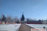 В Николаеве начали демонтировать главную городскую ёлку