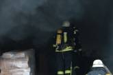 В Киеве пожар на складах длится уже 10 часов, есть угроза распространения огня
