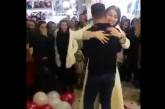 В Иране пару арестовали за признание в любви в торговом центре
