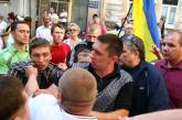 Более 600 николаевских сторонников Юлии Тимошенко приехали поддержать своего лидера под стены Печерского суда 