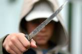 В Черкассах на вокзале мужчина, угрожая ножом, ограбил и изнасиловал женщину