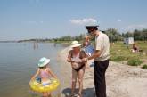 Сотрудники МЧС проверяют николаевские пляжи: дети купаются без присмотра взрослых в запрещенных местах