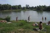 В Луганской области 18 человек отравились, искупавшись в озере
