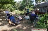 Минирование «дома престарелых»: на улицу вынесли лежачих больных. ФОТО