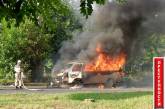 В Николаеве посреди улицы дотла сгорел микроавтобус
