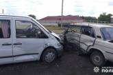 На Николаевщине столкнулись ВАЗ и микроавтобус — пострадал 16-летний водитель и трое детей