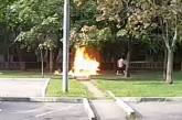 В московском дворе средь бела дня сожгли мужчину. ВИДЕО 18+