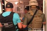 На Буковине разоблачили полицейских, продававших наркотики и алкоголь